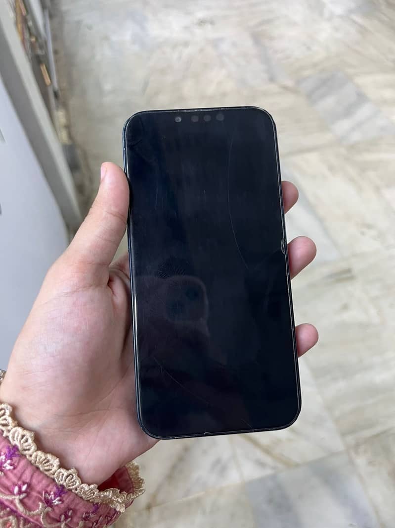 Apple iPhone 13 6