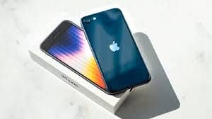 Apple iPhone SE 2022 3rd Gen With Box