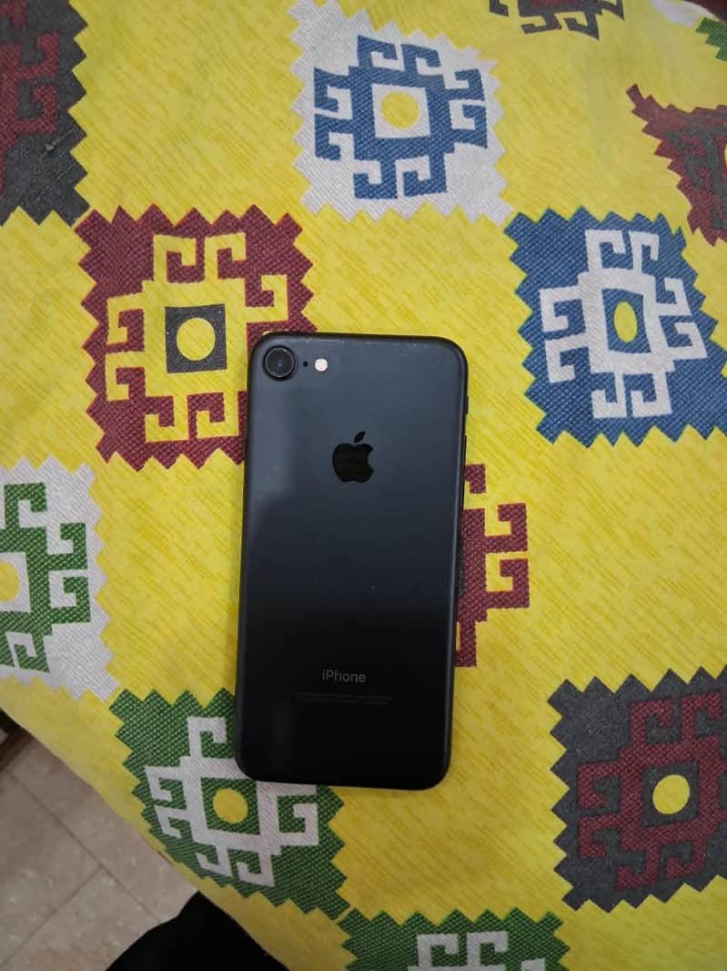 Apple iPhone 7 2