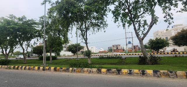 10 marla plot for sale