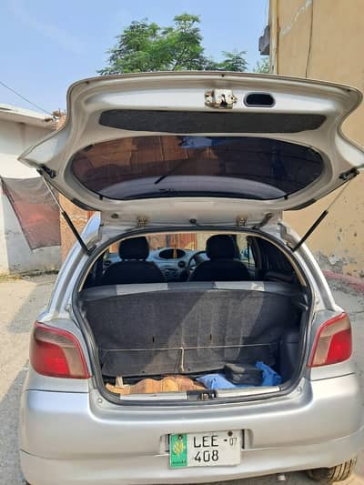 Toyota Vitz 2001