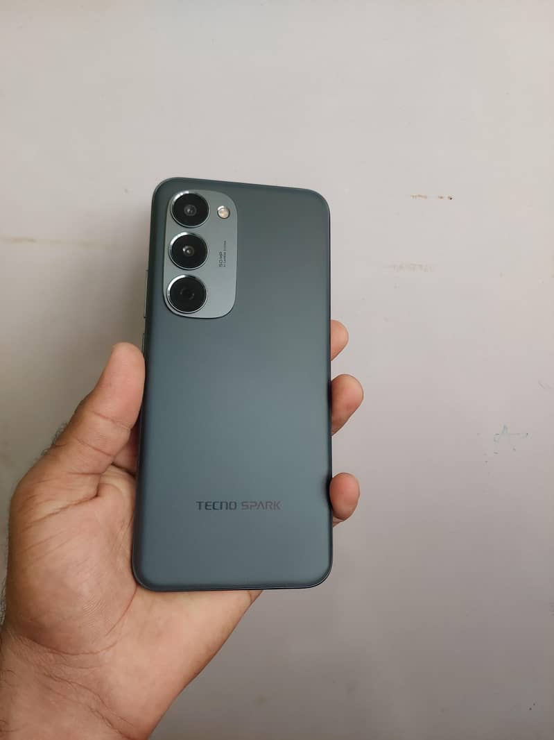 Tecno Spark 40 pro plus 2