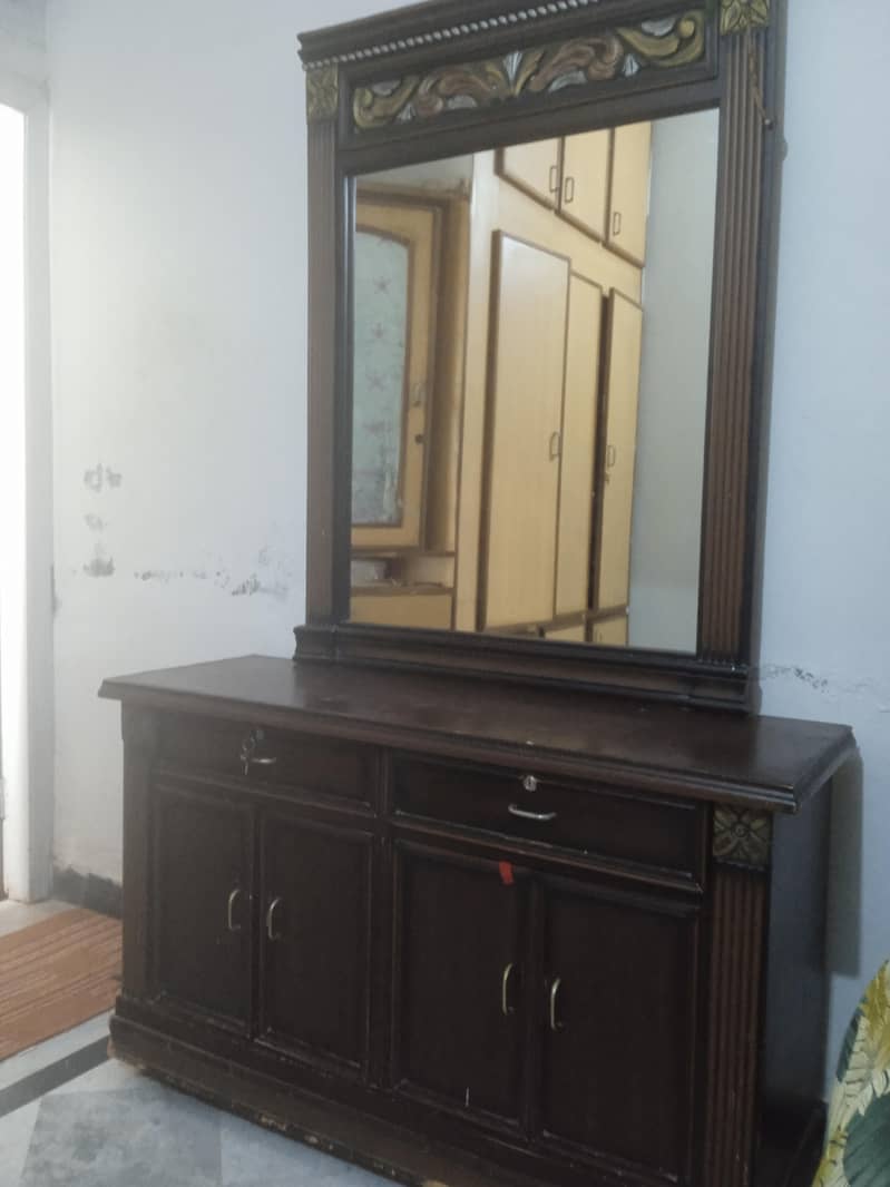 dressing table 1