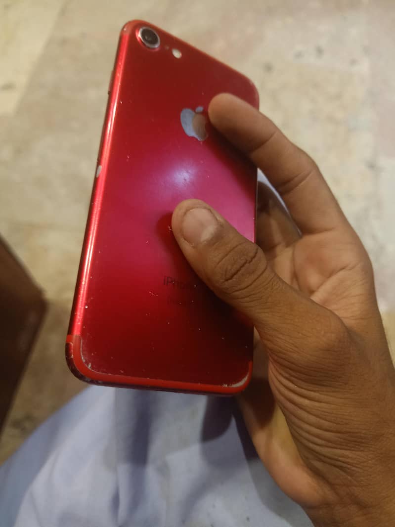 Apple iPhone 7 0