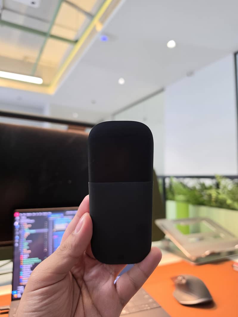 Microsoft Surface Arc Mouse 1