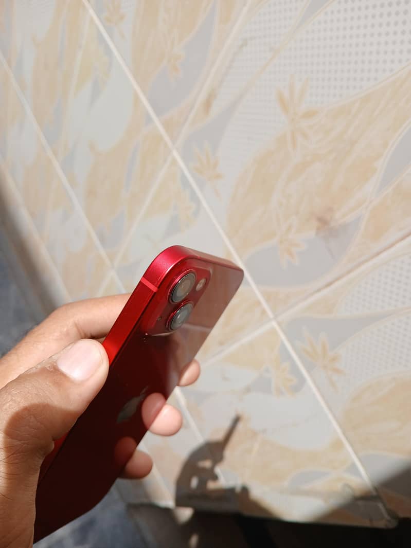 Apple iPhone 13 2