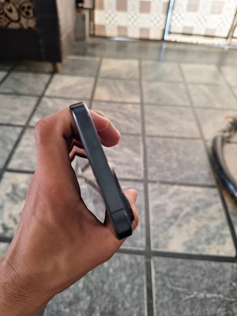 Apple iPhone 15 Pro Max 2