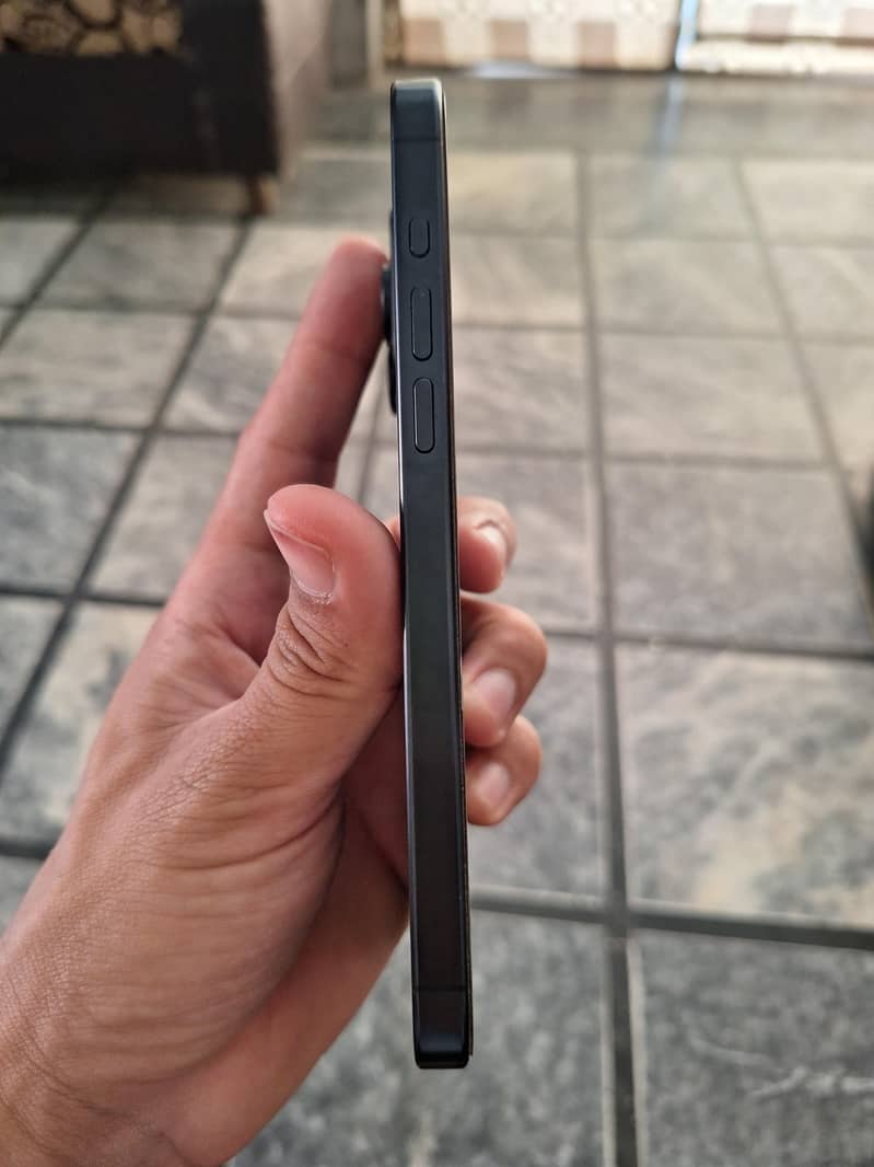 Apple iPhone 15 Pro Max 5