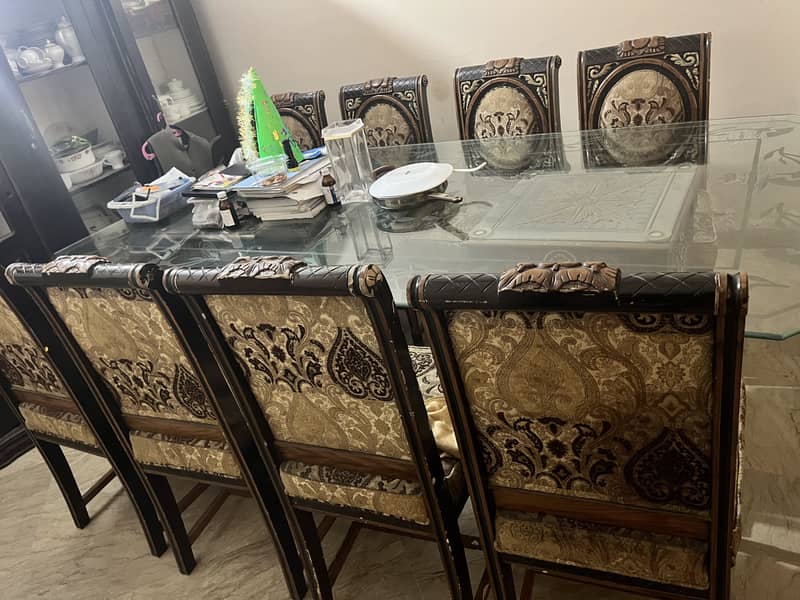 Dining table 0