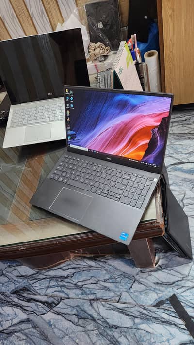Dell Vostro 5502 | i5 11th | 8gb gb ram | 256nvme