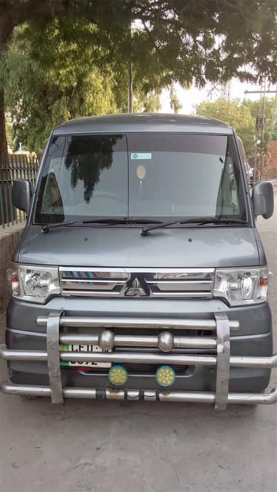Mitsubishi Minicab Bravo 2012