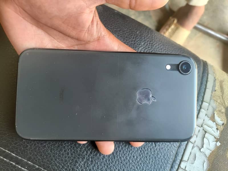 Apple iPhone XR 1