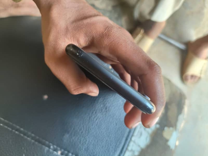 Apple iPhone XR 4
