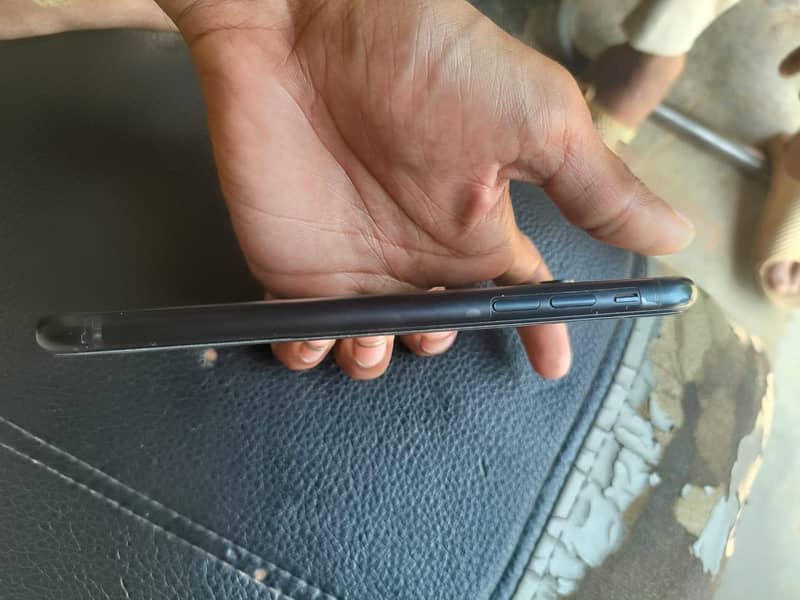 Apple iPhone XR 5
