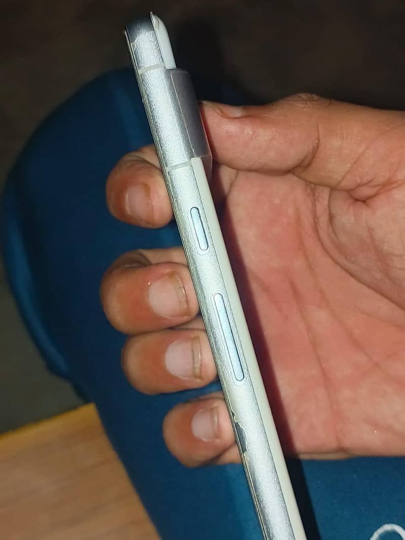 Google Pixel 7 4