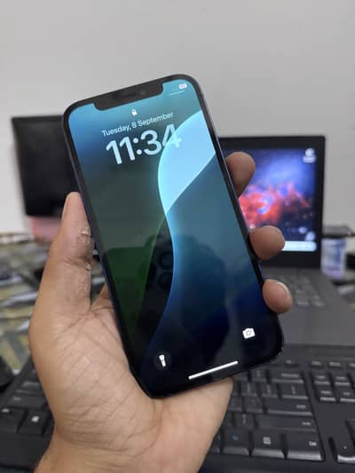 Apple iPhone 12