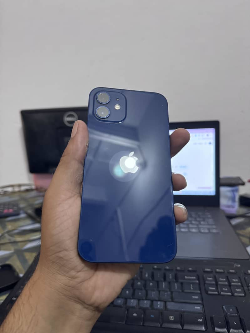 Apple iPhone 12 4