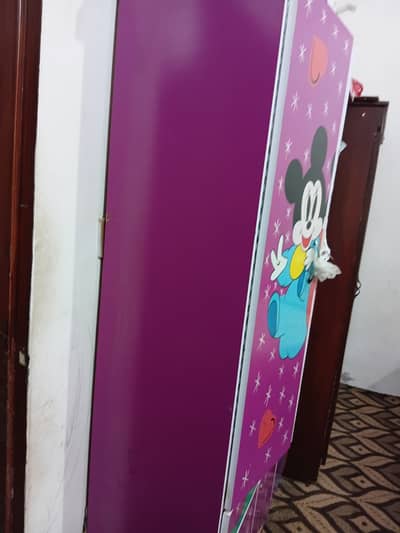 Kids used in good condition almari
