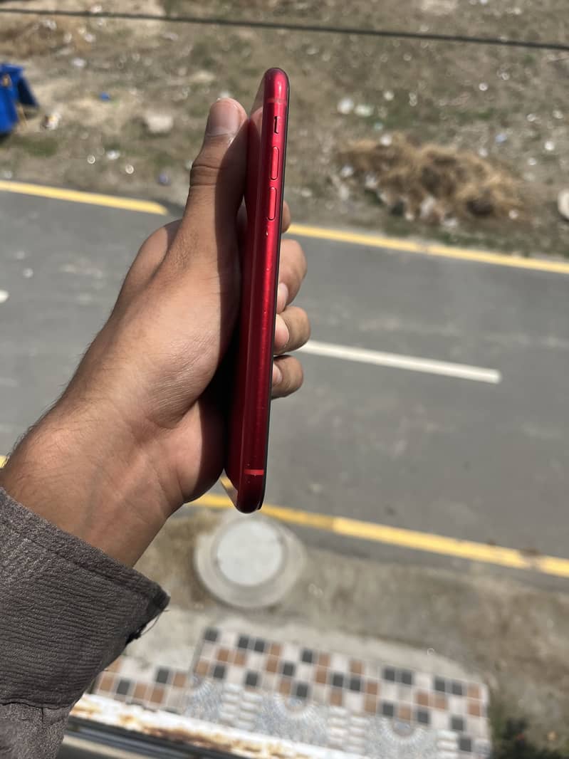 Apple iPhone 11 7