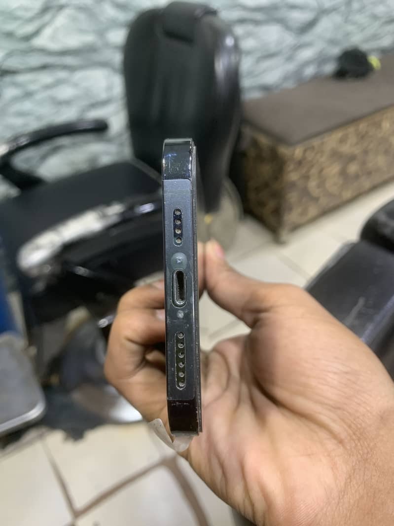 Apple iPhone 12 Pro Max 3