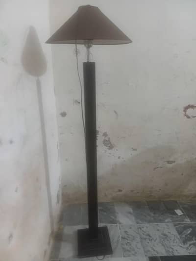1 singer mashin aur 1 lamp urgent sell kerna he
