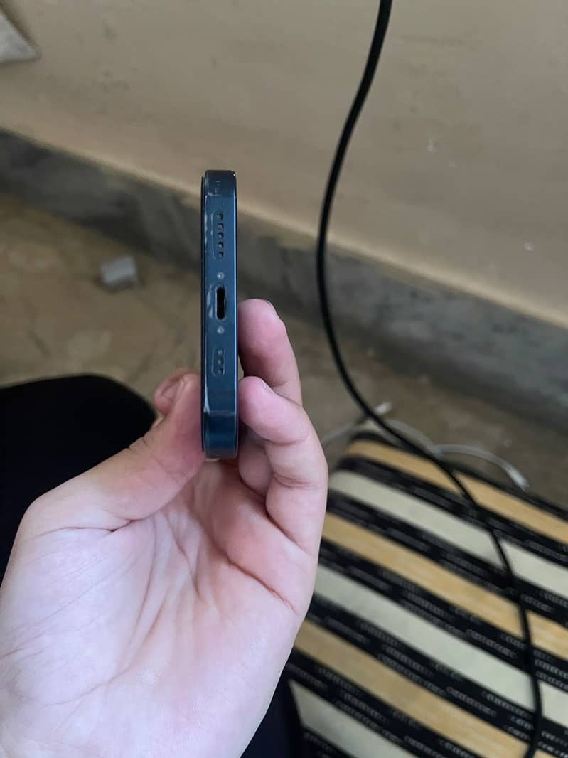 Apple iPhone 13 3
