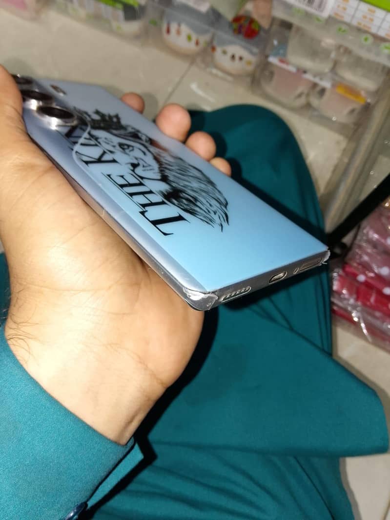 Tecno camon 40 pro 7