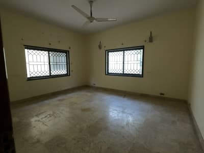Gorgeous Prime Location 1000 Square Yards House For rent Available In Clifton - Block 5