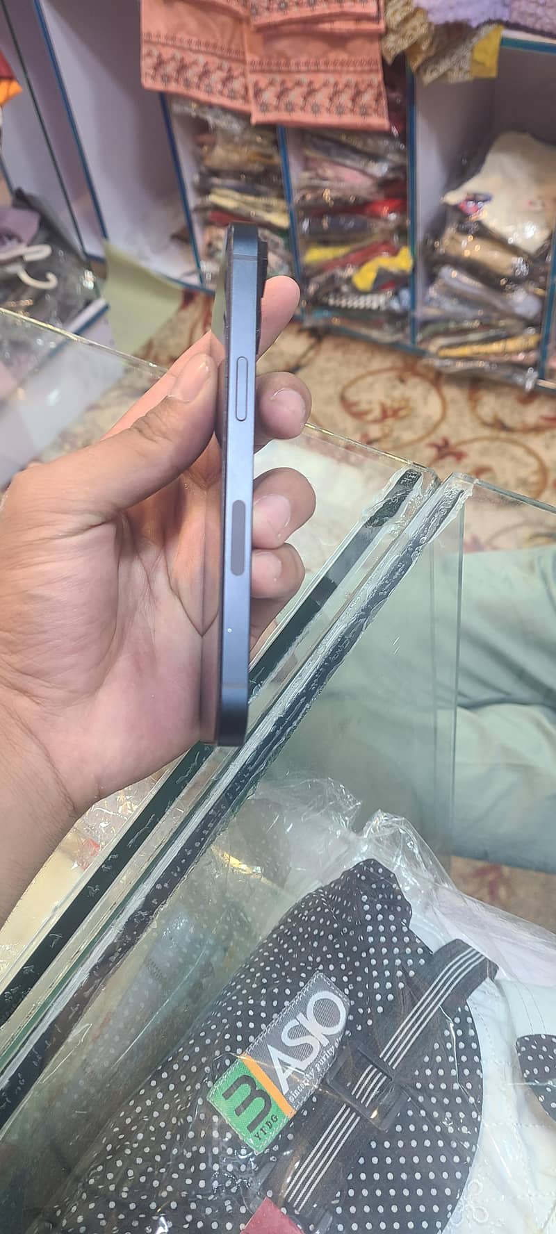 Apple iPhone 13 4