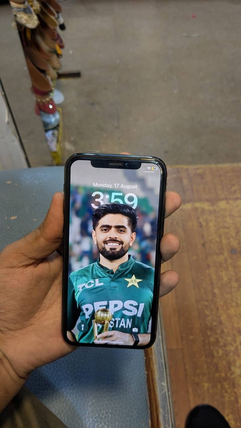 Apple iPhone 11 Pro 1