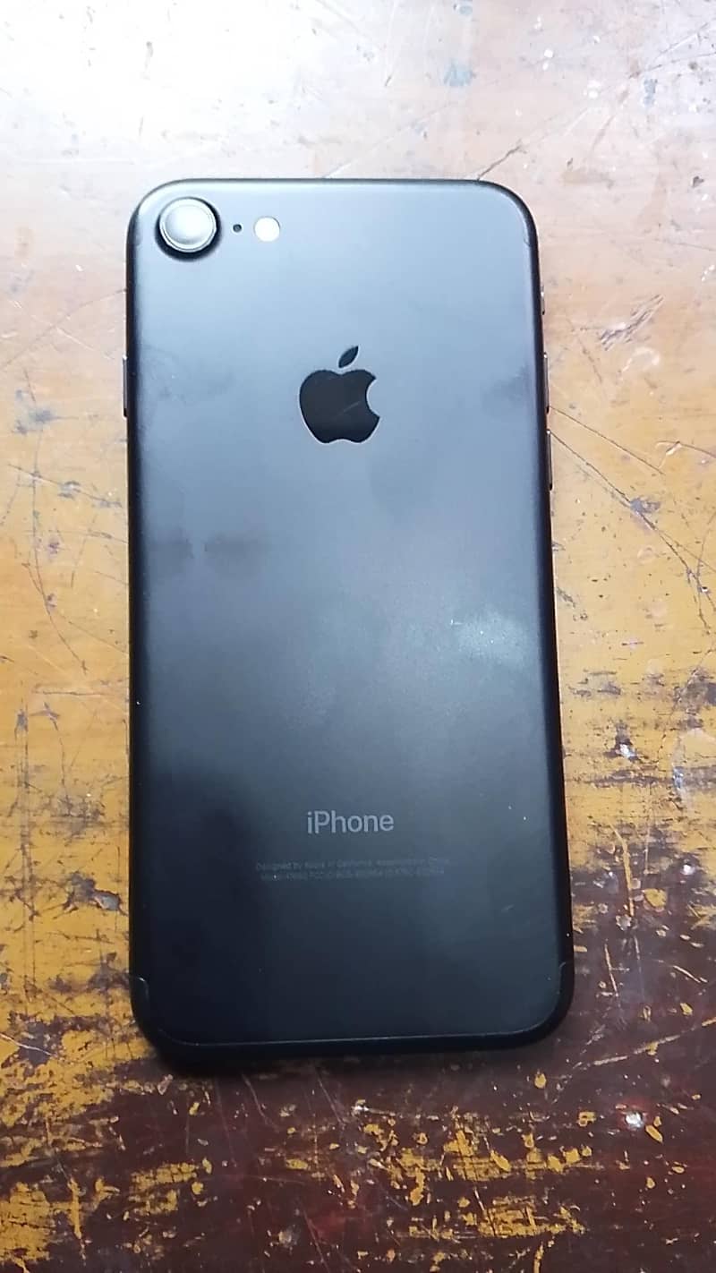 Apple iPhone 7 1