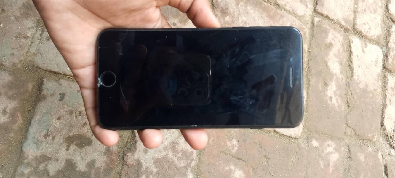 Apple iPhone 7 Plus 9