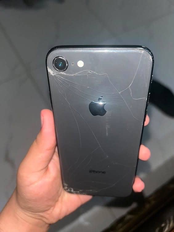 Apple iPhone 8 0
