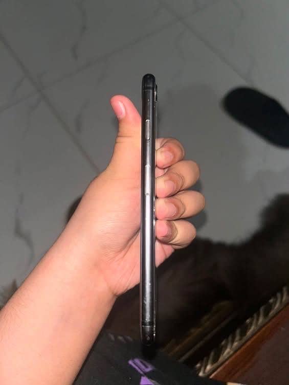 Apple iPhone 8 1