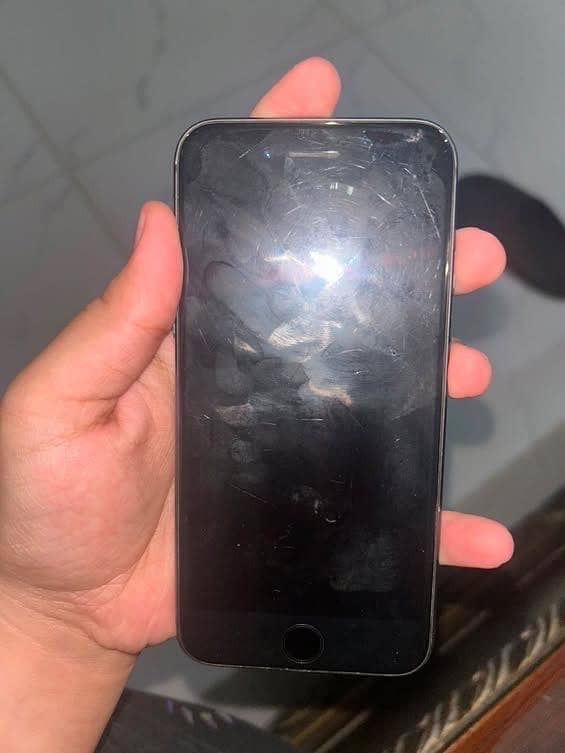 Apple iPhone 8 4