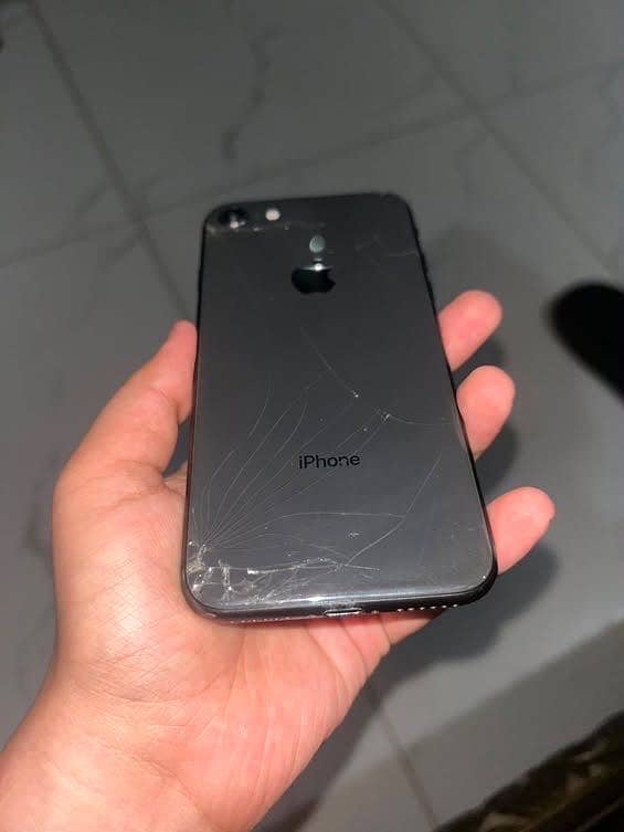 Apple iPhone 8 6