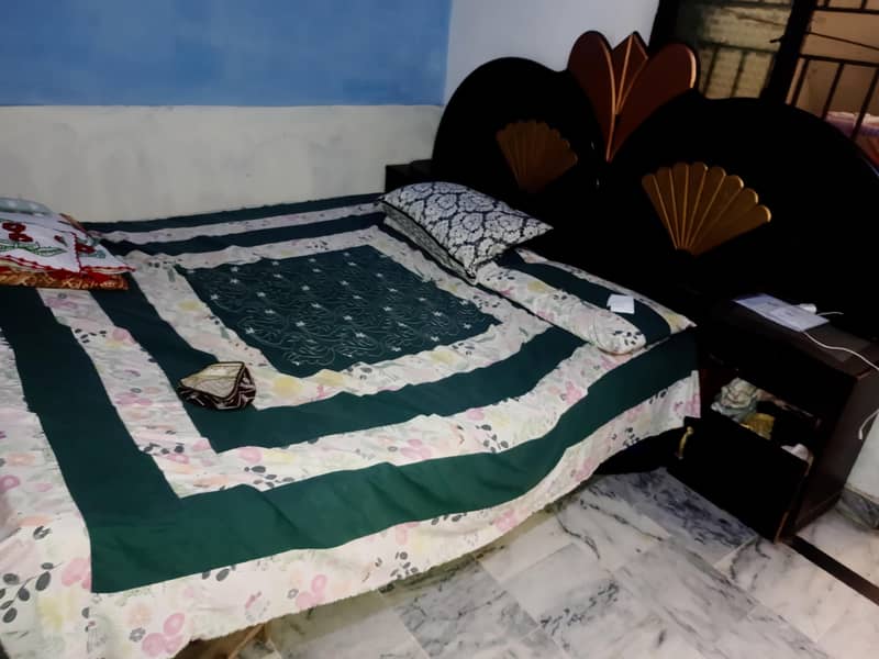 Double bed For sell without mattres 2