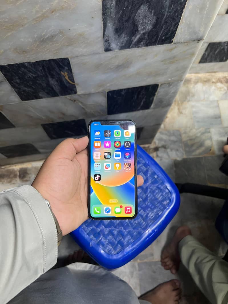 Apple iPhone X 0
