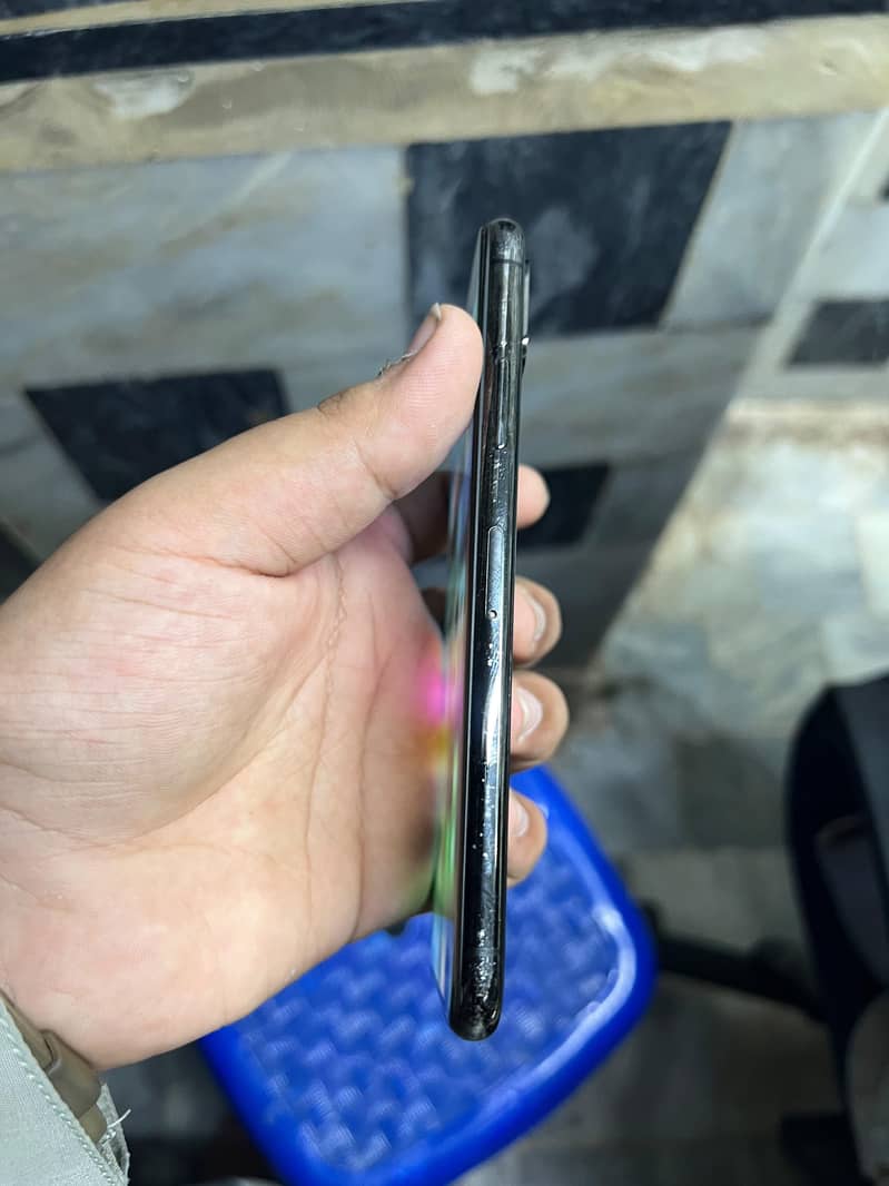 Apple iPhone X 3