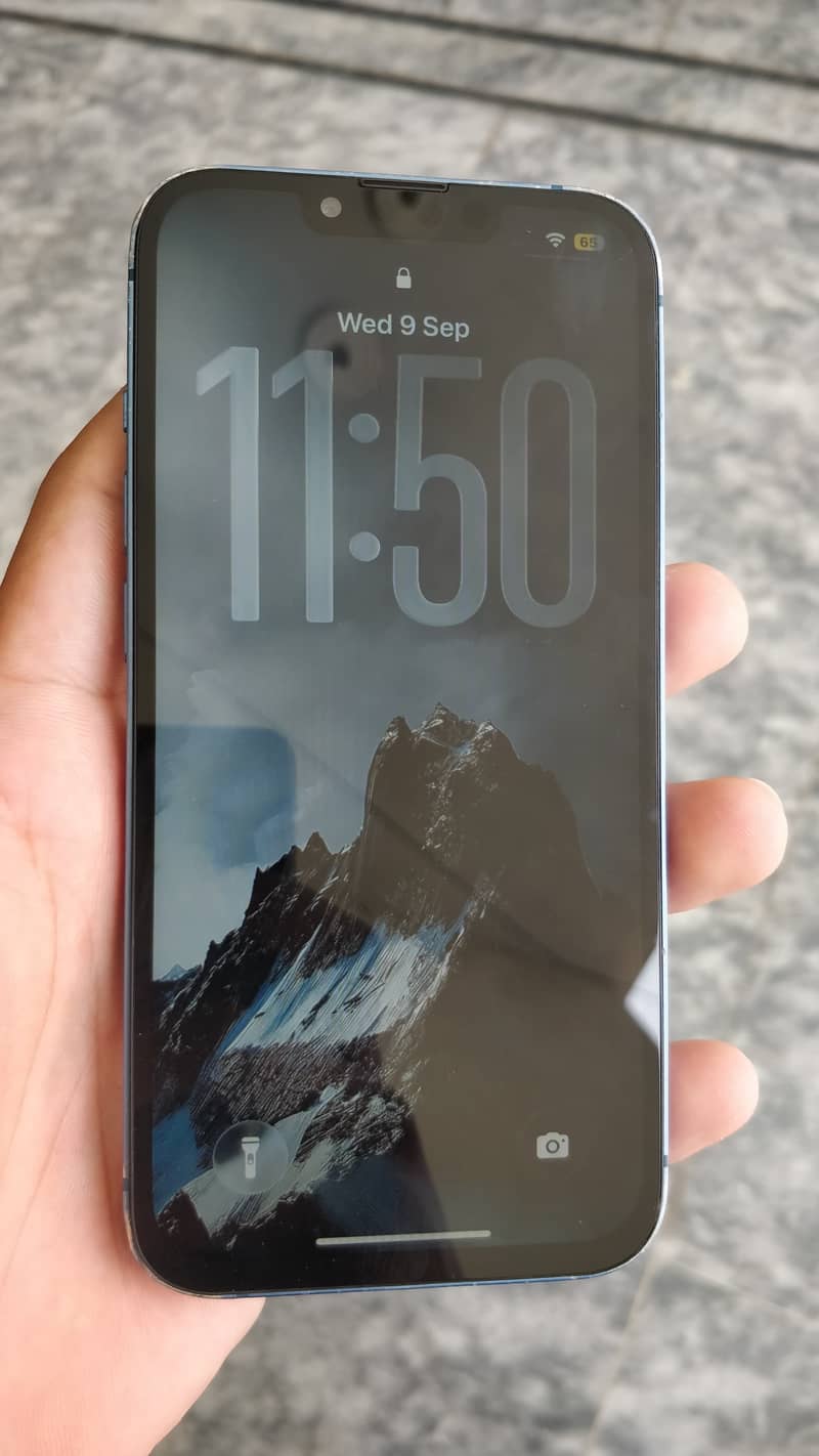 Apple iPhone 13 1