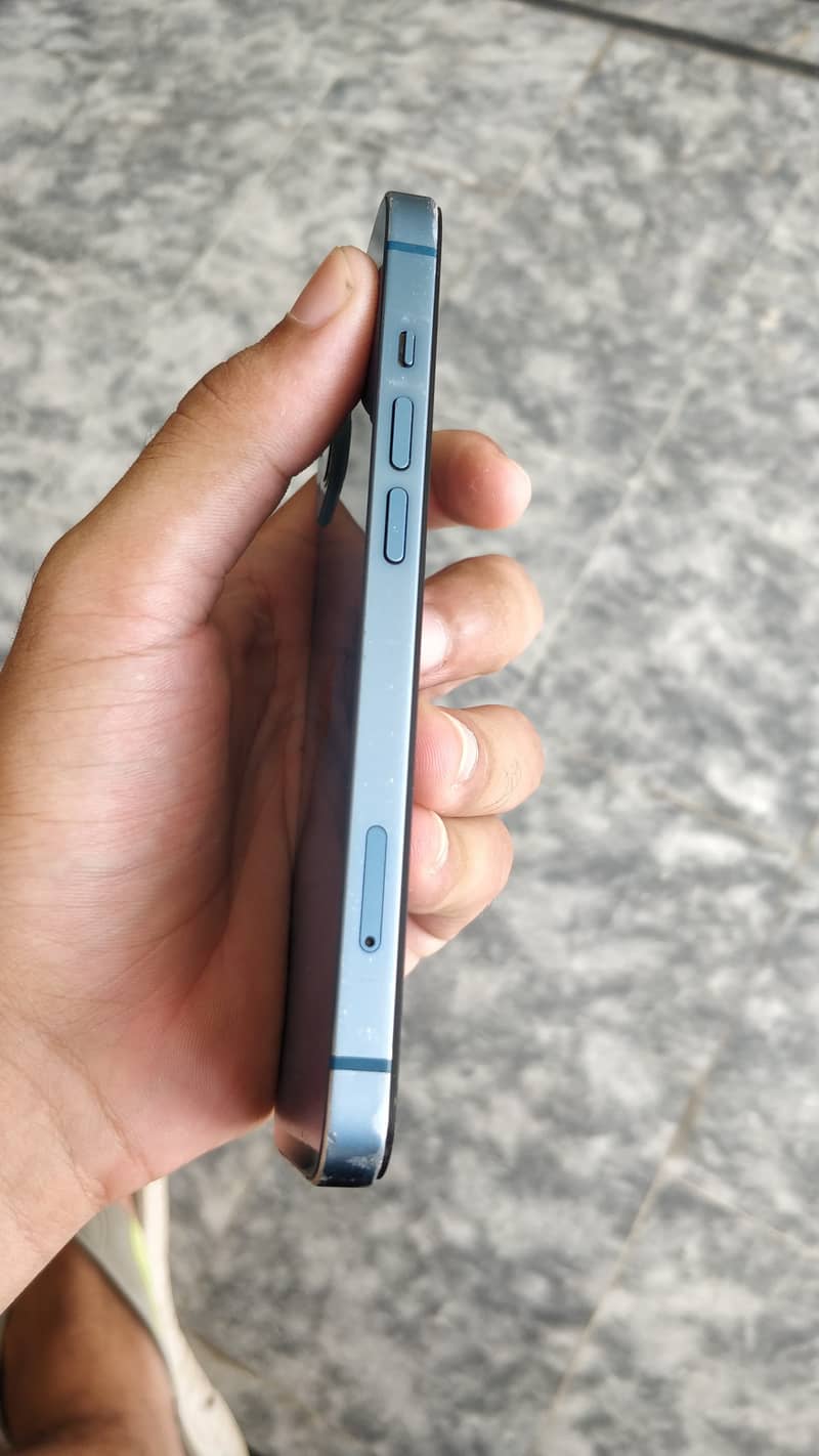 Apple iPhone 13 3