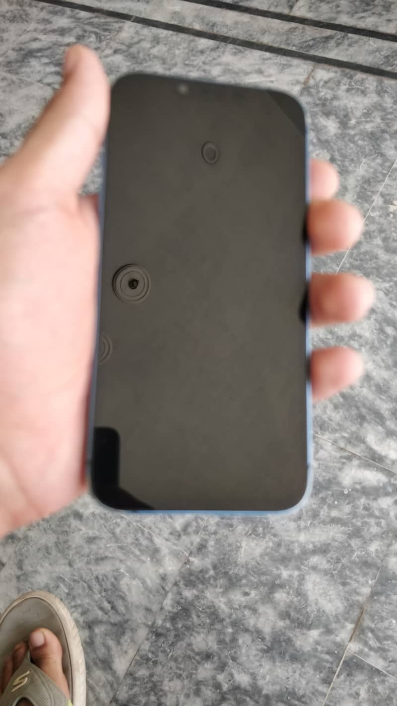 Apple iPhone 13 4