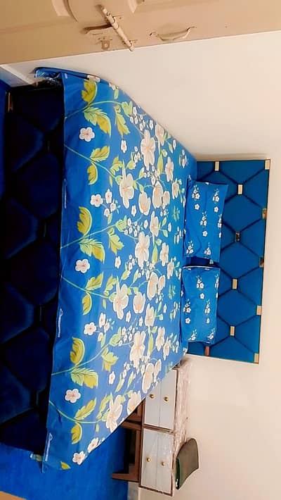 King size Bed