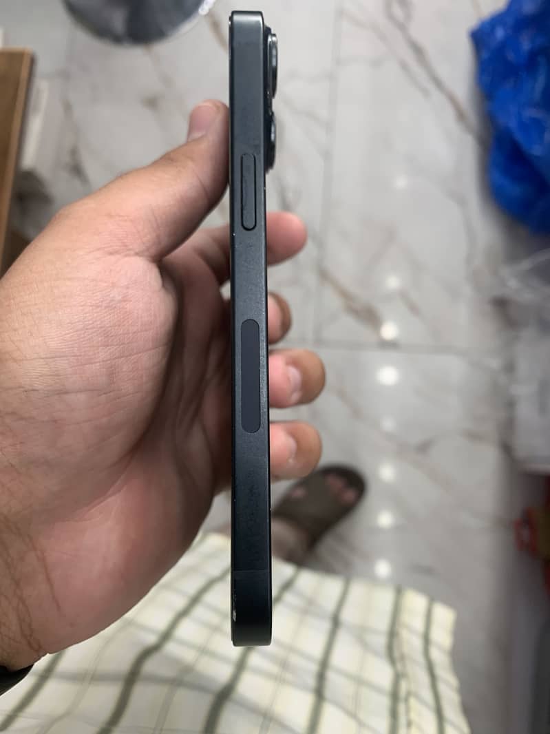 Apple iPhone 14 3