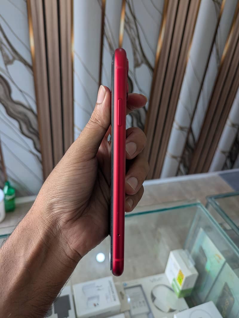 Apple iPhone 11 3