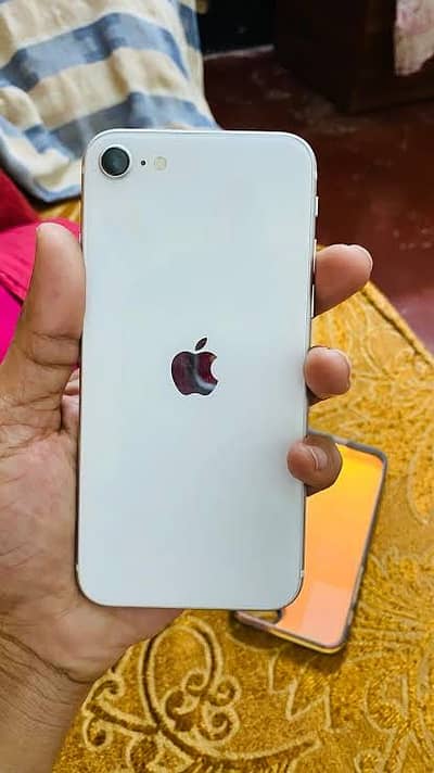 Apple iPhone SE