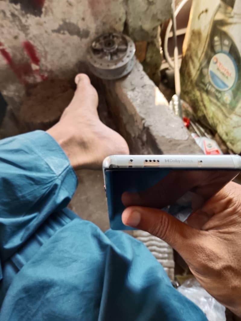 Tecno CAMON 40 Pro 4