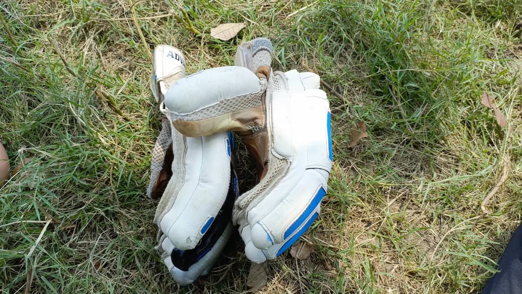 left gloves sell 2