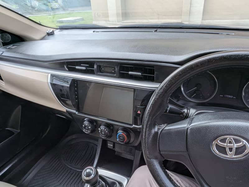 Toyota Corolla Altis 2014 1