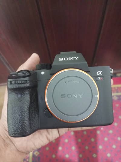 Sony A7RIII Mirrorless Body for Sale. 42 Megapixels Full Frame.